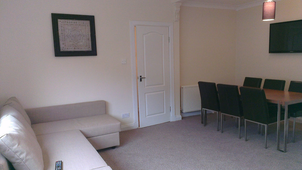 The Redhurst Hotel Glasgow Giffnock Extérieur photo