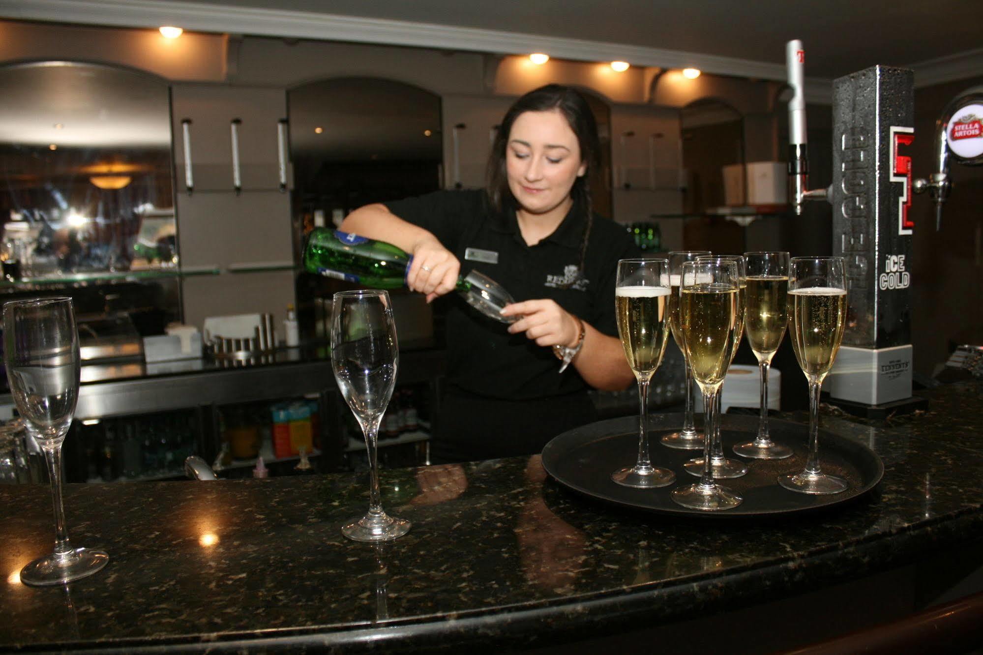 The Redhurst Hotel Glasgow Giffnock Extérieur photo